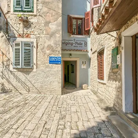 Old Town In City Center Apartment Pula