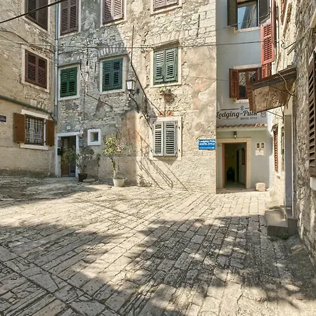 Apartment Old Town In City Center Pula